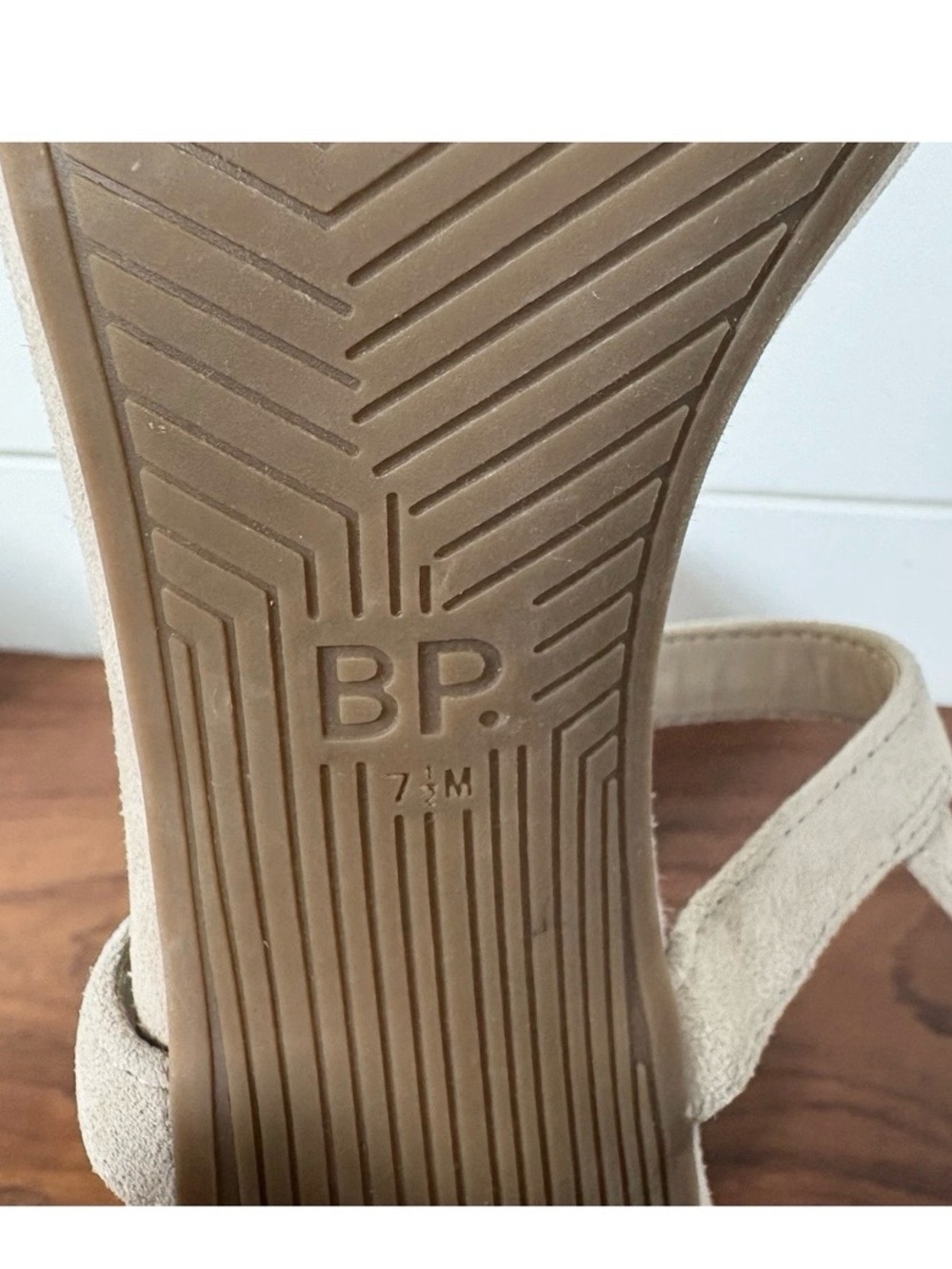 BP Nordstrom Faux Suede Block Heel Tan Sandals Sz 7.5 Summer Party Classic Chic - Picture 7 of 8